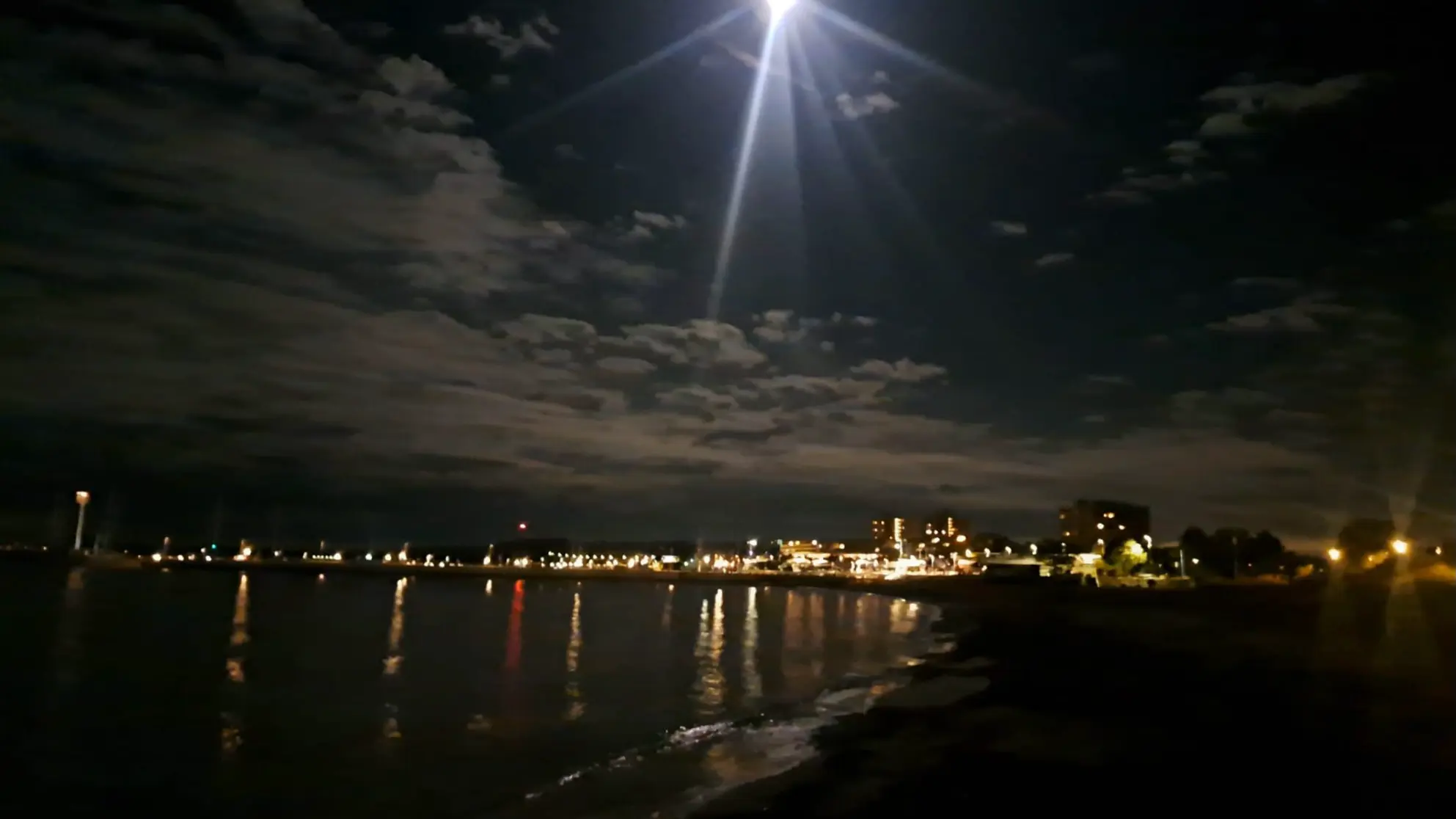 Nachtbild vom Tauchplatz Strande zur Divers Night 2025 in Kiel